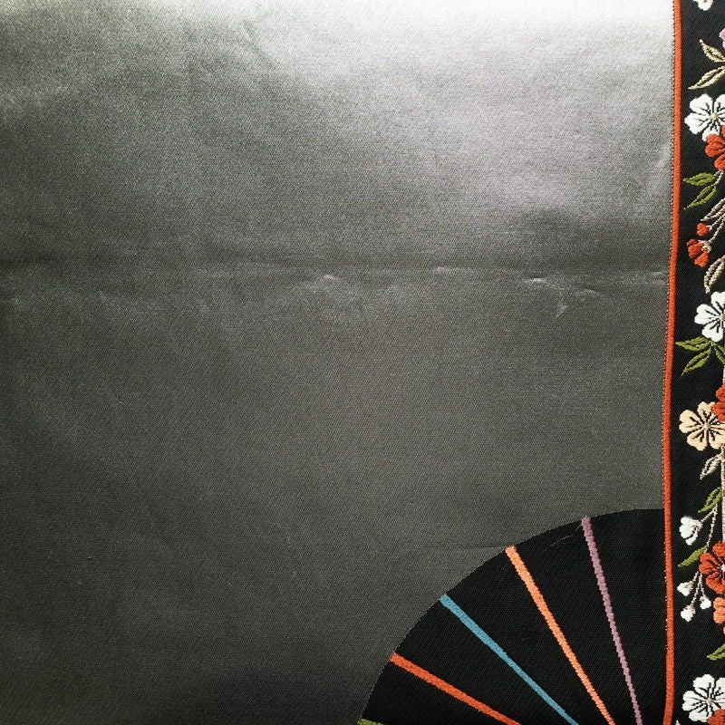 袋帯 春日譜末広文 六通柄 フォーマル用 正絹 古典柄 箔 波 桜 黒_画像2