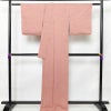 色無地 良品 しつけ糸付き 正絹 古典柄 袷仕立て 身丈167cm 裄丈66.5cm フォーマル 着物 ピンク_画像2