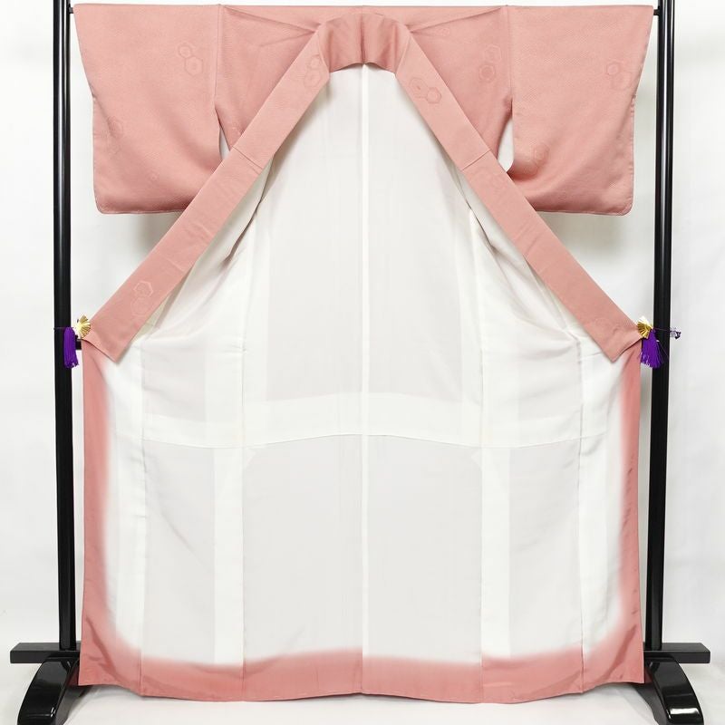 色無地 良品 しつけ糸付き 正絹 古典柄 袷仕立て 身丈167cm 裄丈66.5cm フォーマル 着物 ピンク_画像3