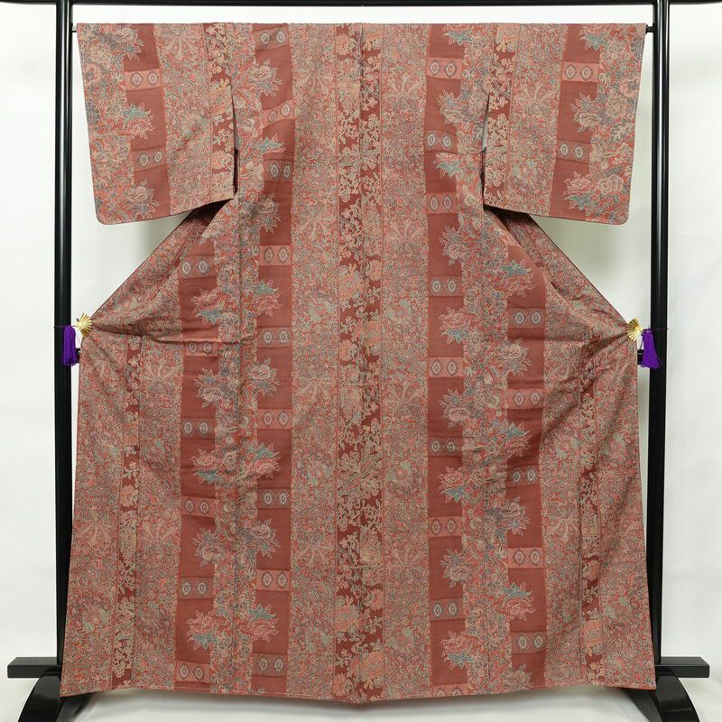 小紋 紬地 美品 胴抜き仕立て しつけ糸付き 正絹 幾何学柄・抽象柄 身丈165cm 裄丈67cm 茶_画像1