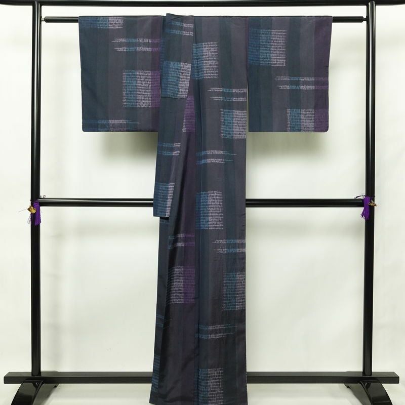 大島紬 証紙あり 絞り 正絹 縞柄・線柄 袷仕立て 身丈162cm 裄丈67cm 青・紺_画像2