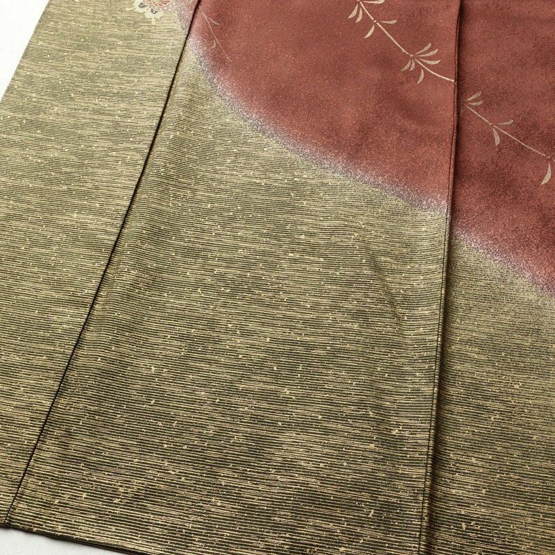 訪問着 良品 正絹 蝶・昆虫柄 袷仕立て 身丈157.5cm 裄丈65cm 箔 一部しつけ糸付き 茶_画像4