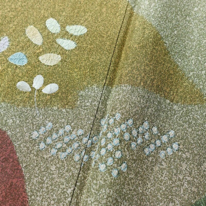 付け下げ 良品 絞り たたき染め 正絹 風景柄 袷仕立て 身丈157cm 裄丈65cm 箔 共八掛 緑・うぐいす色_画像6