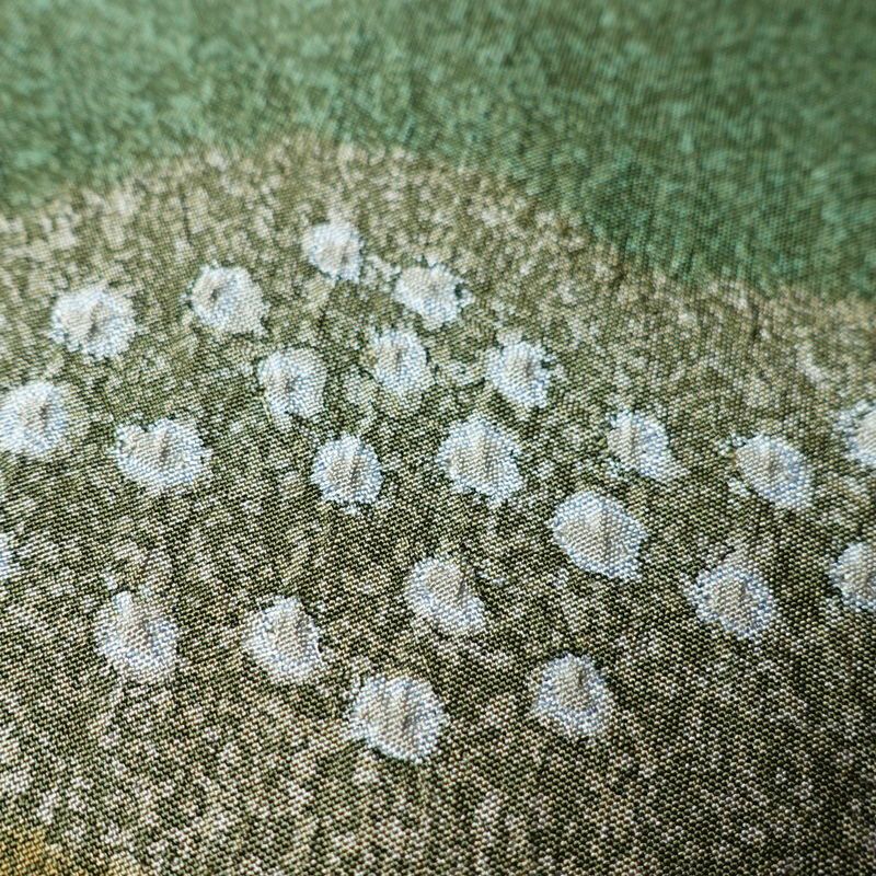 付け下げ 良品 絞り たたき染め 正絹 風景柄 袷仕立て 身丈157cm 裄丈65cm 箔 共八掛 緑・うぐいす色_画像9