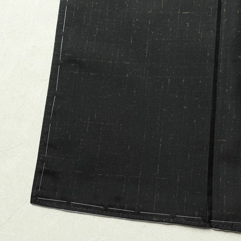 付け下げ 良品 しつけ糸付き 正絹 古典柄 袷仕立て 身丈166cm 裄丈71cm 黒_画像9