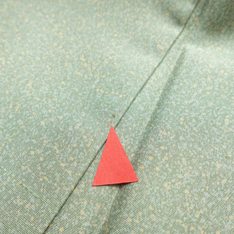 付け下げ 美品 しつけ糸付き 紬地 正絹 その他の柄 袷仕立て 身丈173.5cm 裄丈70cm 緑・うぐいす色_画像15