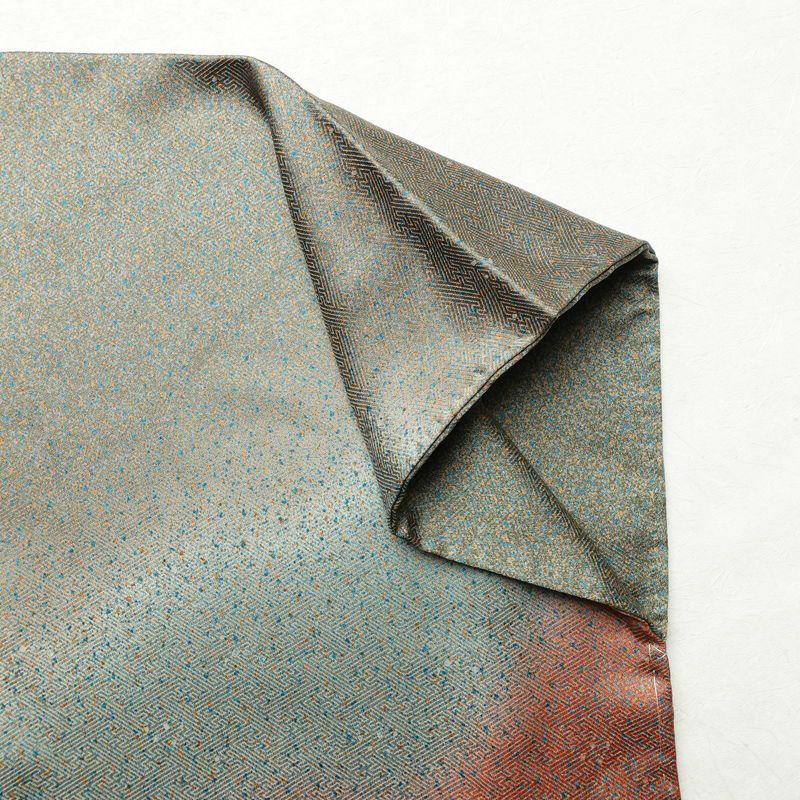 付け下げ 美品 綸子 正絹 その他の柄 袷仕立て 身丈159.5cm 裄丈65cm 一部しつけ糸付き 共八掛 フォーマル 着物 緑・うぐいす色_画像15