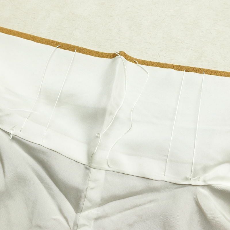 訪問着 良品 縮緬 一つ紋付き 正絹 古典柄 袷仕立て 身丈162cm 裄丈65.5cm 箔 共八掛 フォーマル 着物 黄・黄土色_画像20