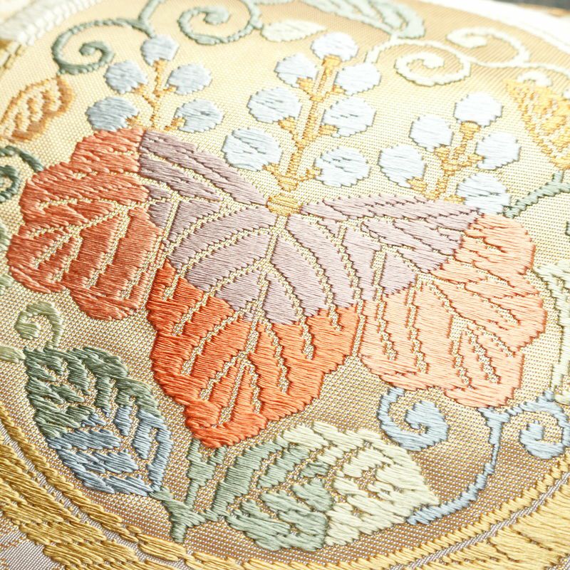 袋帯 六通柄 フォーマル用 正絹 古典柄 刺繍 金糸 帯 振袖用 多色使い_画像5