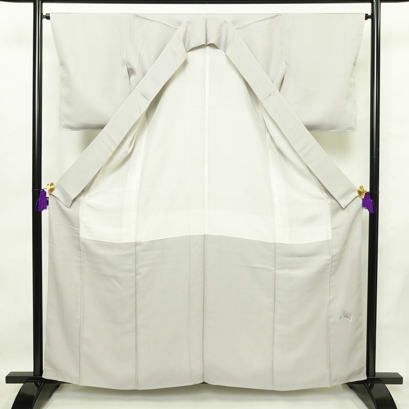 色留袖 落款入り しつけ糸付き 正絹 人物・動物柄 袷仕立て 身丈160.5cm 裄丈65cm 箔 共八掛 フォーマル 着物 シンプル グレー_画像3