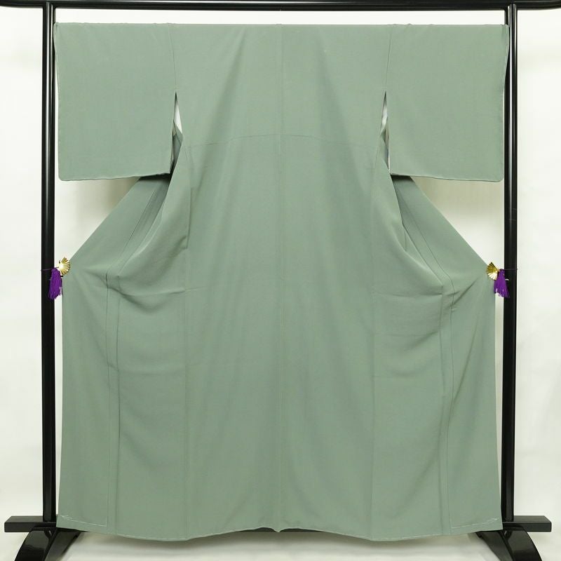 色無地 しつけ糸付き 縮緬 正絹 無地 袷仕立て 身丈159cm 裄丈70.5cm 共八掛 フォーマル 着物 緑・うぐいす色_画像1