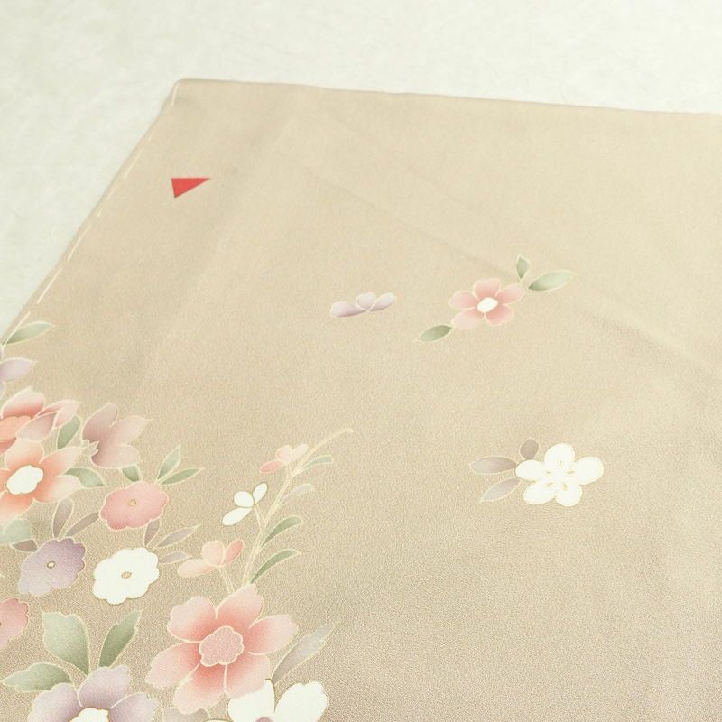 訪問着 しつけ糸付き 金駒刺繍 一つ紋付き 正絹 花柄 袷仕立て 身丈158cm 裄丈66.5cm 箔 金彩 フォーマル 着物 ベージュ_画像18