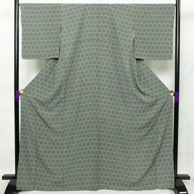 小紋 しつけ糸付き 縮緬 総柄 正絹 チェック・格子柄 袷仕立て 身丈168cm 裄丈68cm 着物 緑・うぐいす色