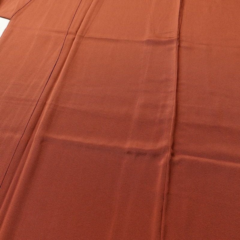 色無地 松尾光琳 縮緬 しつけ糸付き 一つ紋付き 正絹 無地 袷仕立て 身丈160cm 裄丈66cm 箔 フォーマル 着物 柄八掛 茶_画像5