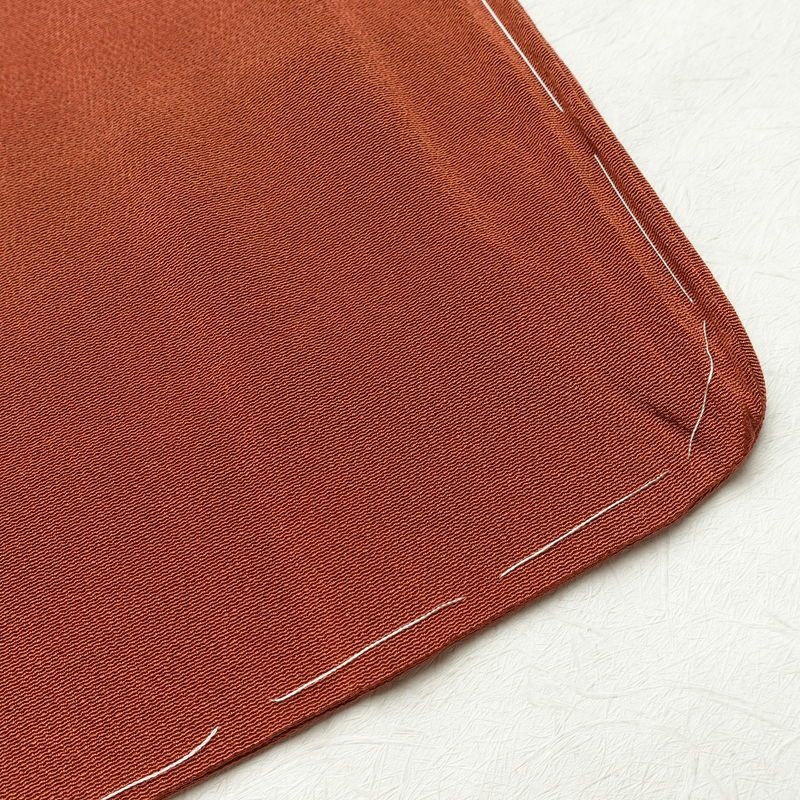 色無地 松尾光琳 縮緬 しつけ糸付き 一つ紋付き 正絹 無地 袷仕立て 身丈160cm 裄丈66cm 箔 フォーマル 着物 柄八掛 茶_画像13