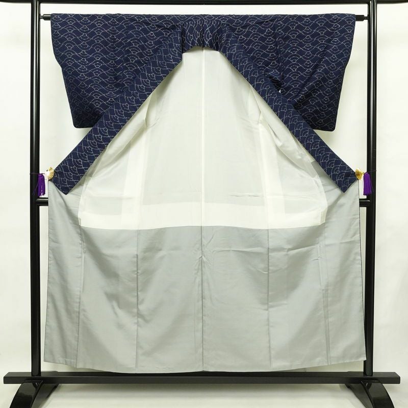 紬 良品 正絹 古典柄 袷仕立て 身丈155.5cm 裄丈63.5cm 着物 青海波 青・紺_画像3