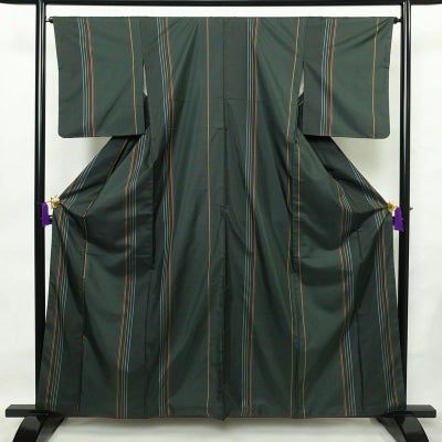 紬 正絹 縞柄・線柄 袷仕立て 身丈160.5cm 裄丈65.5cm 着物 モダン 緑・うぐいす色