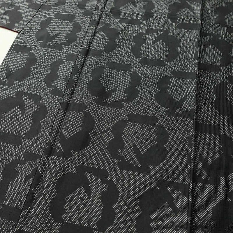 紬 しつけ糸付き 正絹 幾何学柄・抽象柄 袷仕立て 身丈163cm 裄丈63cm 黒_画像5