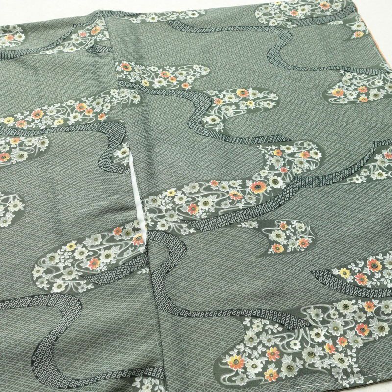 小紋 しつけ糸付き ポリエステル 古典柄 袷仕立て 身丈167cm 裄丈68.5cm 花 着物 緑・うぐいす色_画像12
