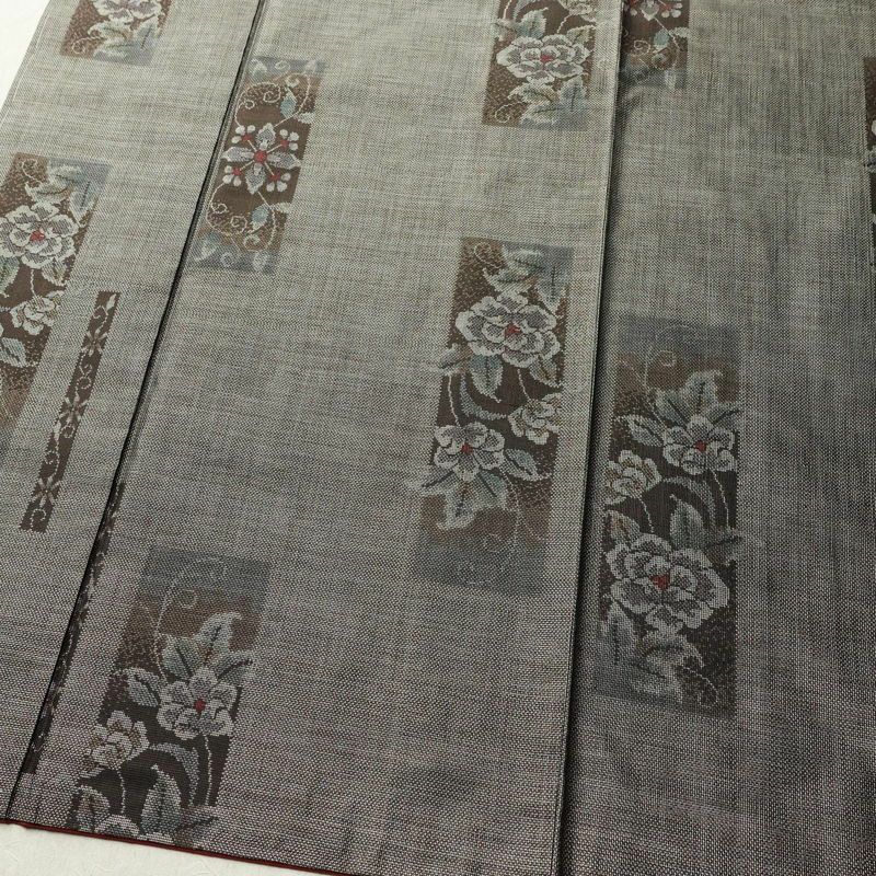 大島紬 良品 証紙なし 正絹 木の葉・植物柄 袷仕立て 身丈168cm 裄丈69cm 一部しつけ糸付き 着物 茶_画像4