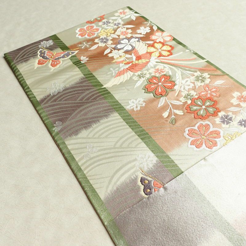 袋帯 六通柄 振袖用 正絹 古典柄 金糸 銀糸 桜 蝶 波 帯 多色使い_画像19