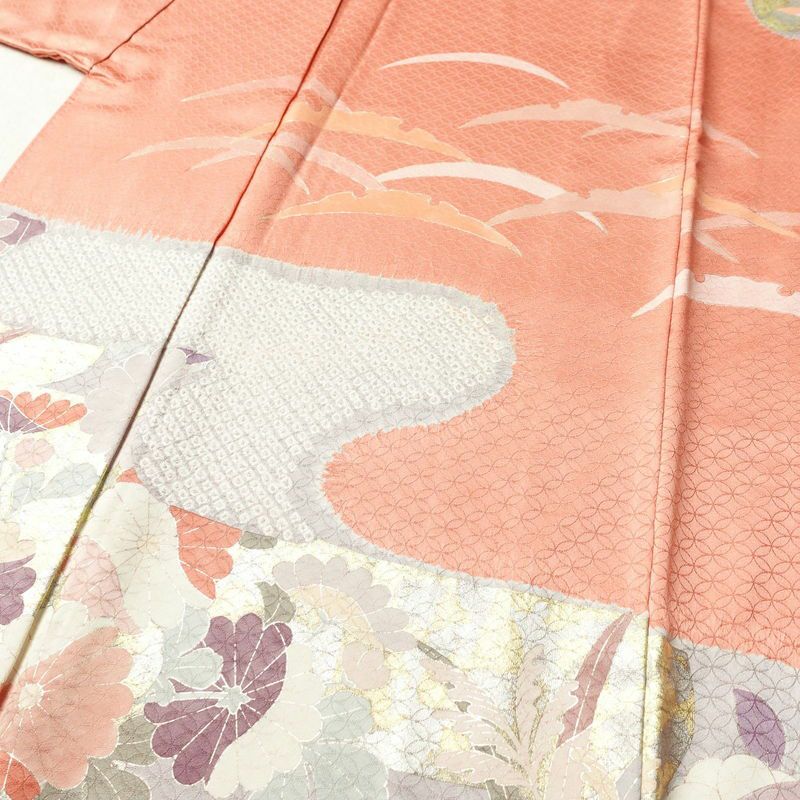 訪問着 綸子 絞り 正絹 古典柄 袷仕立て 身丈160cm 裄丈64.5cm 箔 共八掛 金彩 フォーマル 着物 サーモンピンク ピンク_画像5