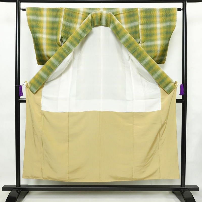 紬 正絹 縞柄・線柄 袷仕立て 身丈154cm 裄丈63cm 着物 緑・うぐいす色_画像3