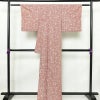 単衣 小紋 良品 縮緬 ポリエステル 花柄 単衣仕立て 身丈161.5cm 裄丈66.5cm 着物 くすみピンク ピンク_画像2
