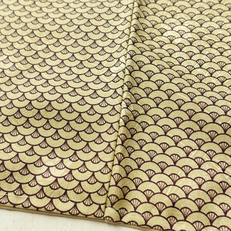 小紋 美品 しつけ糸付き ポリエステル 青海波 流水・波柄 袷仕立て 身丈156cm 裄丈64cm 着物 ベージュ_画像10