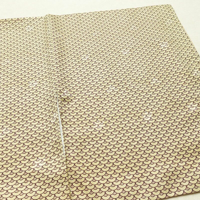 小紋 美品 しつけ糸付き ポリエステル 青海波 流水・波柄 袷仕立て 身丈156cm 裄丈64cm 着物 ベージュ_画像12