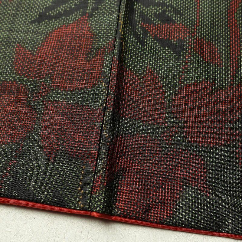 大島紬 良品 証紙なし 正絹 木の葉・植物柄 袷仕立て 身丈160.5cm 裄丈64cm 一部しつけ糸付き 着物 緑・うぐいす色_画像11