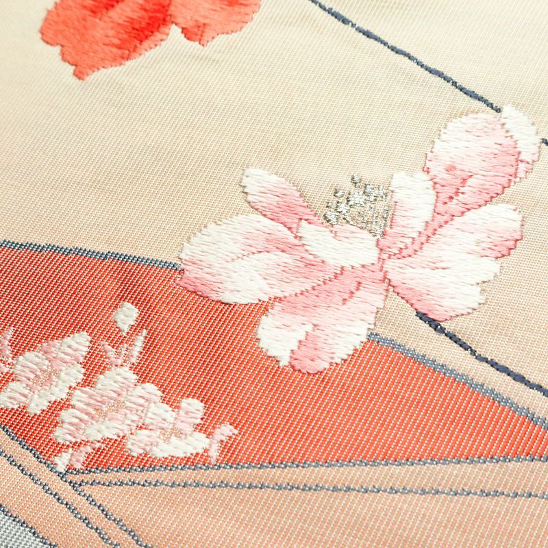 名古屋帯 太鼓柄 美品 しつけ糸付き 正絹 花柄 名古屋仕立て 箔 刺繍 帯 白_画像4