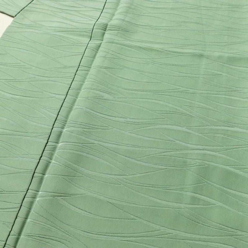 色無地 一つ紋付き 正絹 木の葉・植物柄 袷仕立て 身丈153cm 裄丈64.5cm 一部しつけ糸付き 着物 緑・うぐいす色_画像5