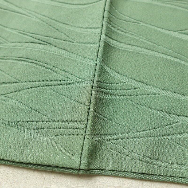 色無地 一つ紋付き 正絹 木の葉・植物柄 袷仕立て 身丈153cm 裄丈64.5cm 一部しつけ糸付き 着物 緑・うぐいす色_画像11