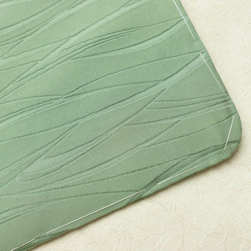 色無地 一つ紋付き 正絹 木の葉・植物柄 袷仕立て 身丈153cm 裄丈64.5cm 一部しつけ糸付き 着物 緑・うぐいす色_画像15