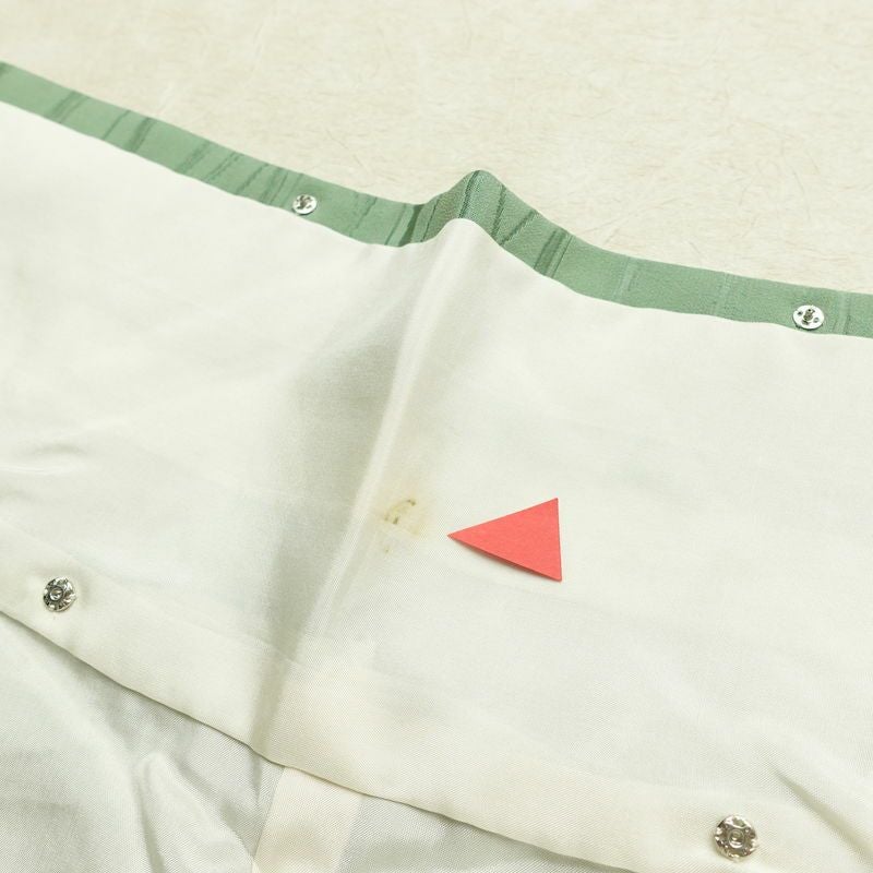 色無地 一つ紋付き 正絹 木の葉・植物柄 袷仕立て 身丈153cm 裄丈64.5cm 一部しつけ糸付き 着物 緑・うぐいす色_画像19