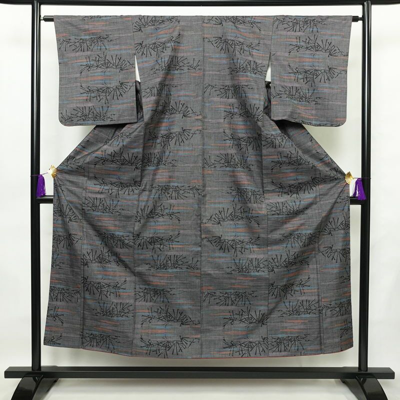 紬 正絹 木の葉・植物柄 袷仕立て 身丈152cm 裄丈63.5cm 着物 グレー_画像1