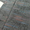 紬 正絹 木の葉・植物柄 袷仕立て 身丈152cm 裄丈63.5cm 着物 グレー_画像5