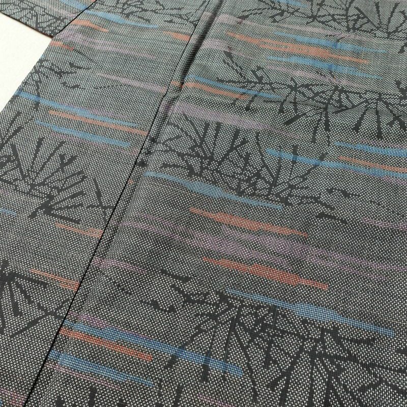 紬 正絹 木の葉・植物柄 袷仕立て 身丈152cm 裄丈63.5cm 着物 グレー_画像5