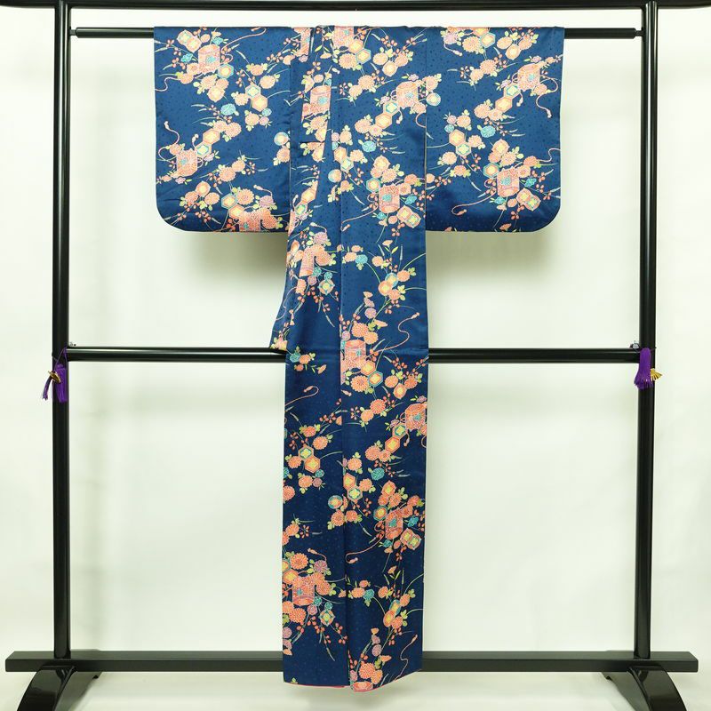 小紋 ポリエステル 古典柄 袷仕立て 身丈153cm 裄丈63.5cm 着物 青・紺_画像2