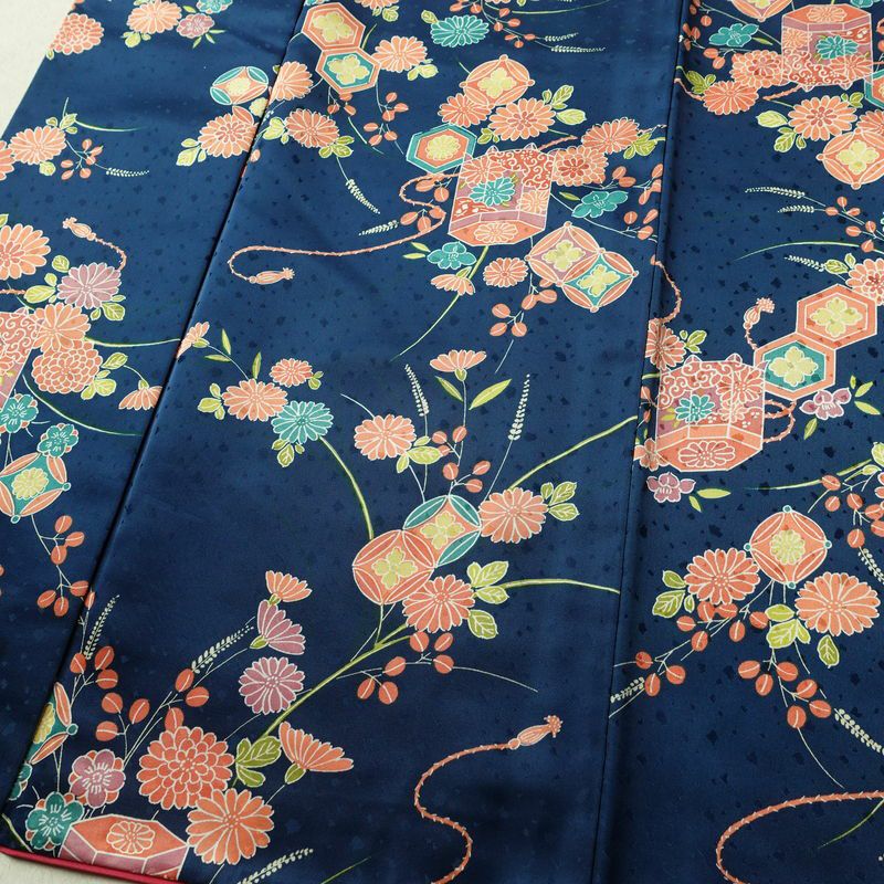 小紋 ポリエステル 古典柄 袷仕立て 身丈153cm 裄丈63.5cm 着物 青・紺_画像4