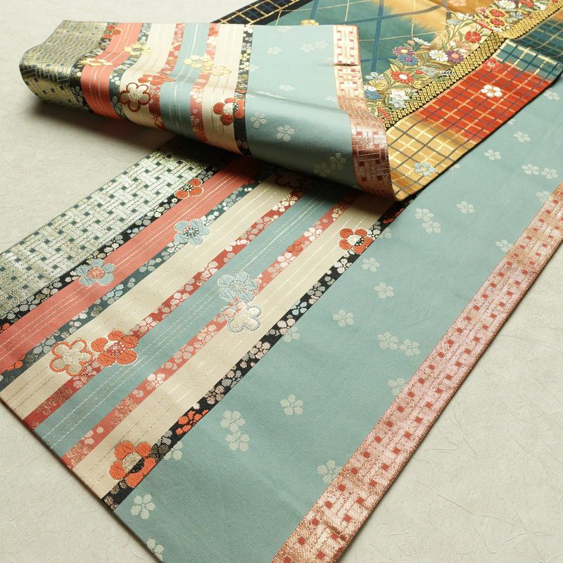 袋帯 リバーシブル 全通柄 美品 フォーマル用 正絹 花柄 箔 金糸 帯 多色使い_画像8