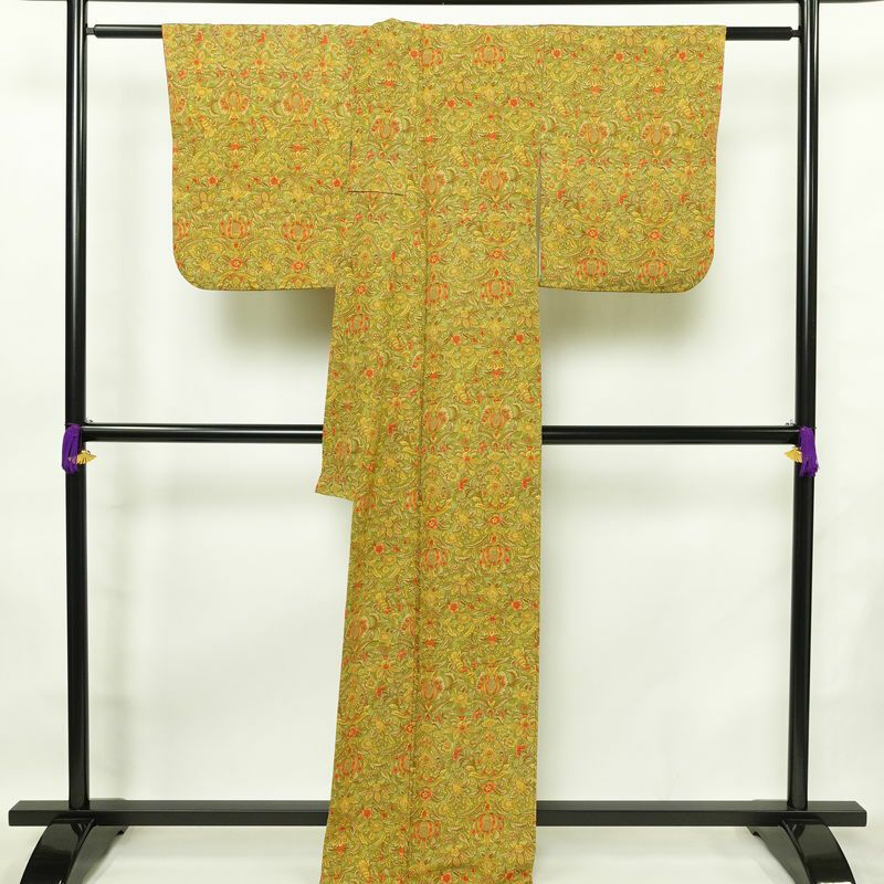 小紋 良品 縮緬 正絹 木の葉・植物柄 袷仕立て 身丈167.5cm 裄丈68cm 着物 緑・うぐいす色_画像2