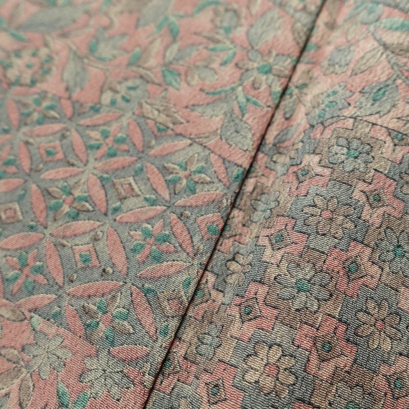 小紋 良品 しつけ糸付き 縮緬 総柄 ポリエステル 木の葉・植物柄 袷仕立て 身丈166cm 裄丈66cm 着物 多色使い_画像9