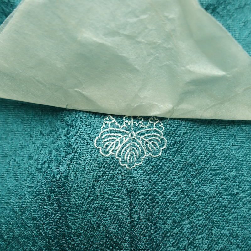 色無地 しつけ糸付き 一つ紋付き 正絹 袷仕立て 身丈148cm 裄丈63cm フォーマル 着物 緑・うぐいす色_画像11