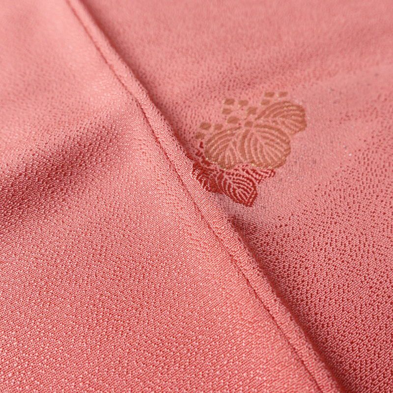 小紋 良品 一つ紋付き 付下小紋 五三の桐 桐 正絹 家紋柄 袷仕立て 身丈162cm 裄丈67cm 一部しつけ糸付き 金糸 着物 ピンク_画像9