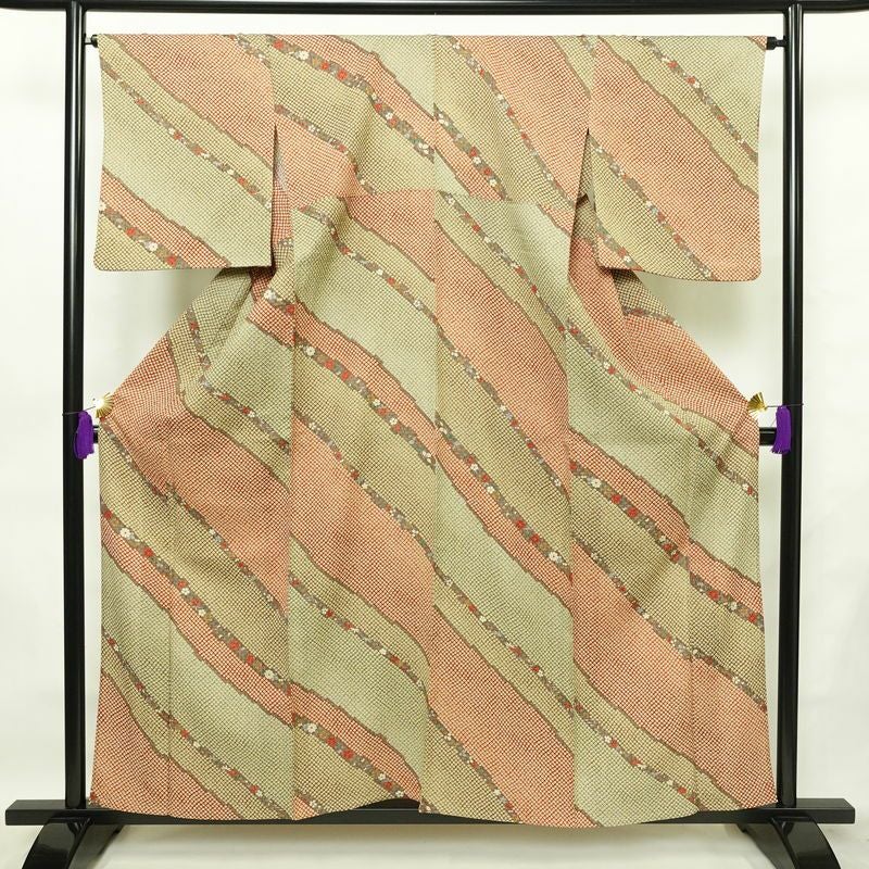 単衣 小紋 ふくれ織 良品 正絹 古典柄 単衣仕立て 身丈158.5cm 裄丈66cm 着物 多色使い_画像1