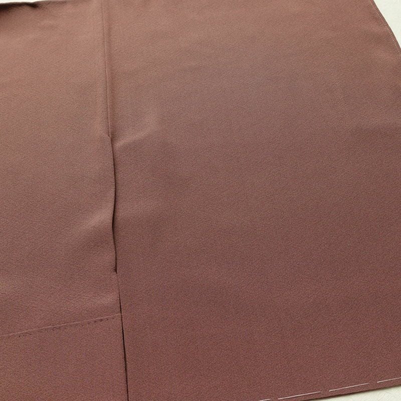 色留袖 美品 金駒刺繍 一つ紋付き 正絹 人物・動物柄 袷仕立て 身丈158cm 裄丈65cm 箔 刺繍 一部しつけ糸付き 金糸 フォーマル 扇子 着物 茶_画像14