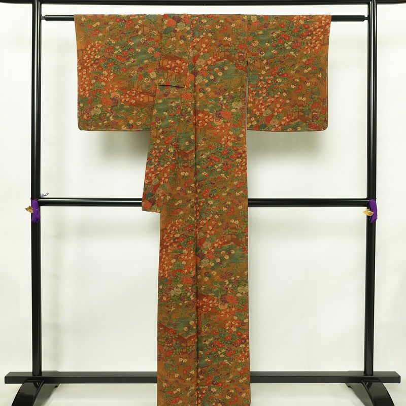 小紋 縮緬 総柄 正絹 花柄 袷仕立て 身丈162.5cm 裄丈66.5cm 一部しつけ糸付き 着物 茶_画像2