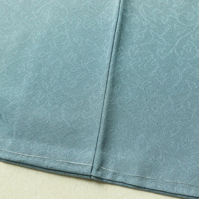 色無地 美品 しつけ糸付き 縮緬 一つ紋付き 正絹 木の葉・植物柄 袷仕立て 身丈158.5cm 裄丈65.5cm 共八掛 フォーマル 着物 青・紺_画像10